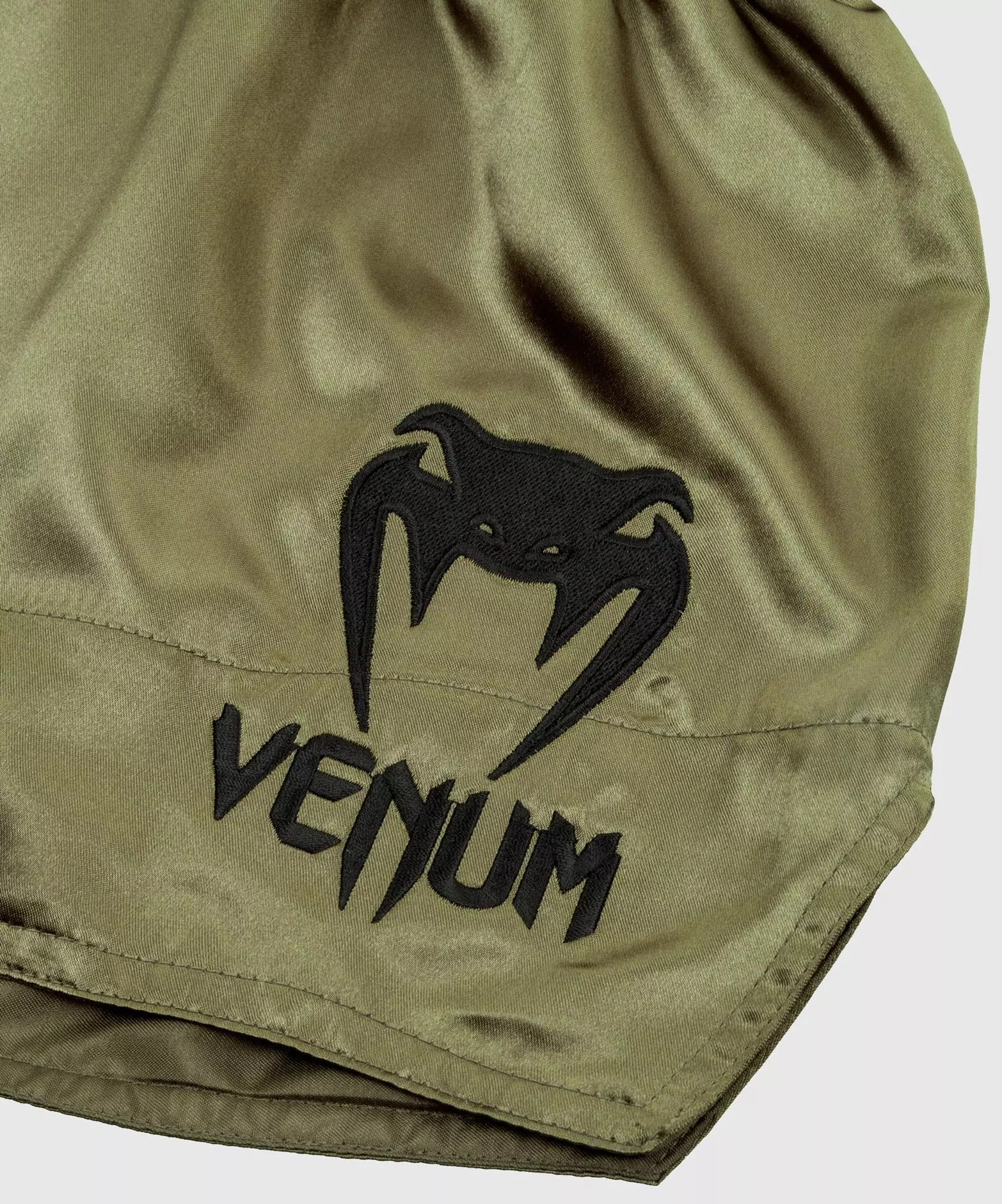 short-de-boxe-thai-venum-kaki-classic
