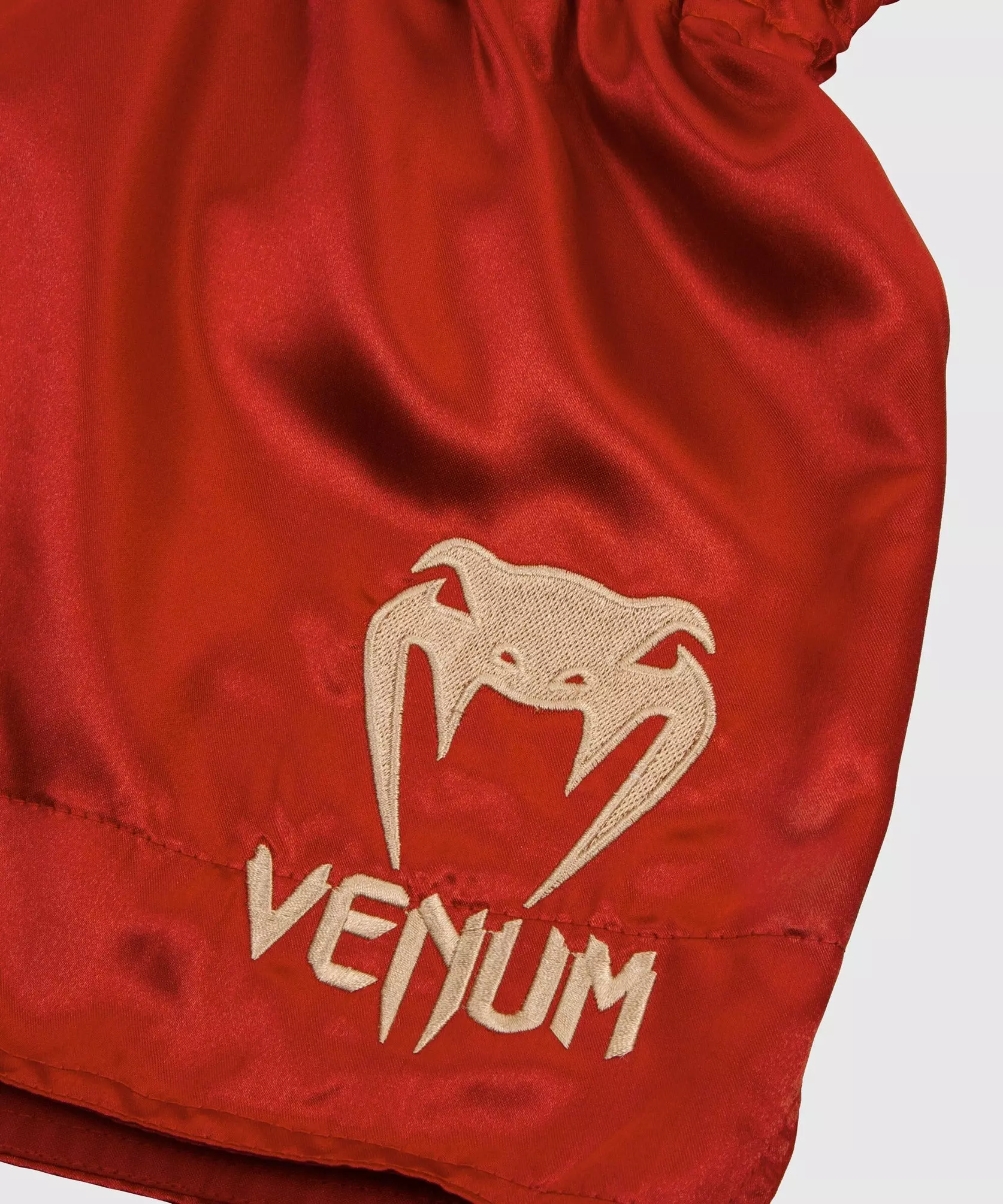 short-de-boxe-thai-venum-rouge-classic