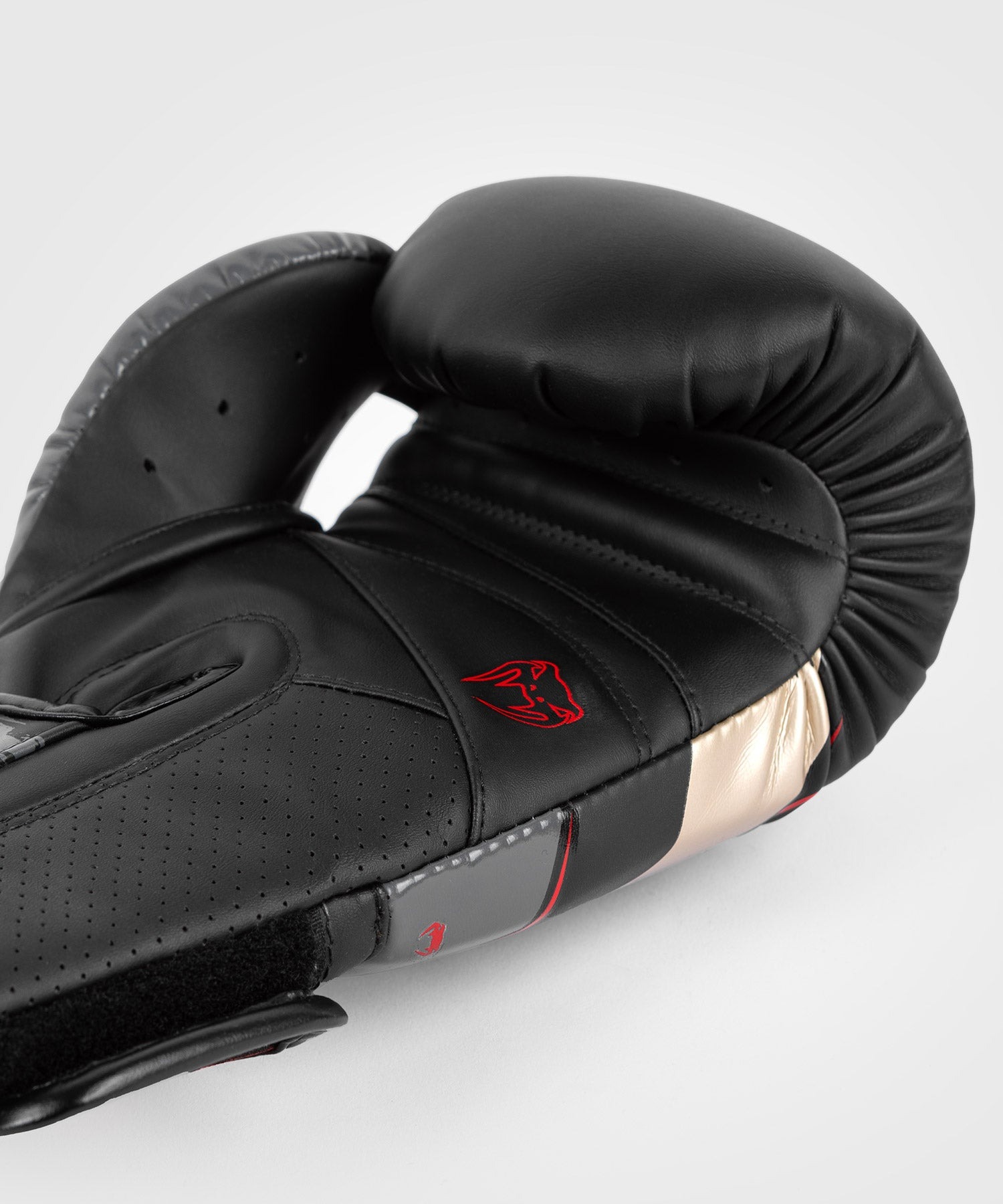 gants-boxe-venum-evo-noir-or-rouge