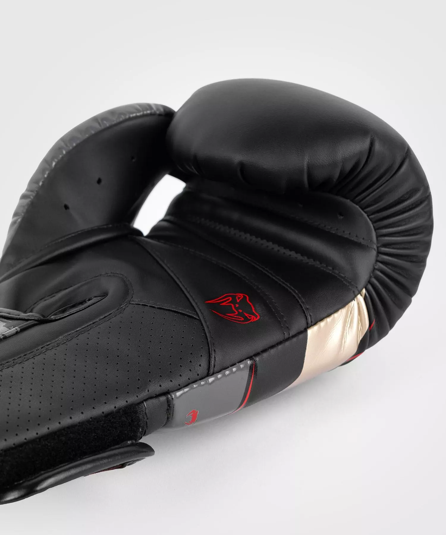 gants-boxe-venum-evo-noir-or-rouge