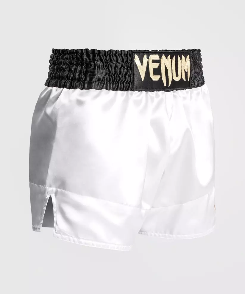 short-de-boxe-thai-venum-noir-blanc-or