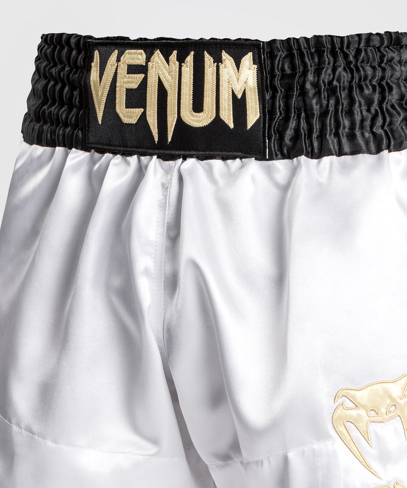 short-de-boxe-thai-venum-classic-noir-blanc