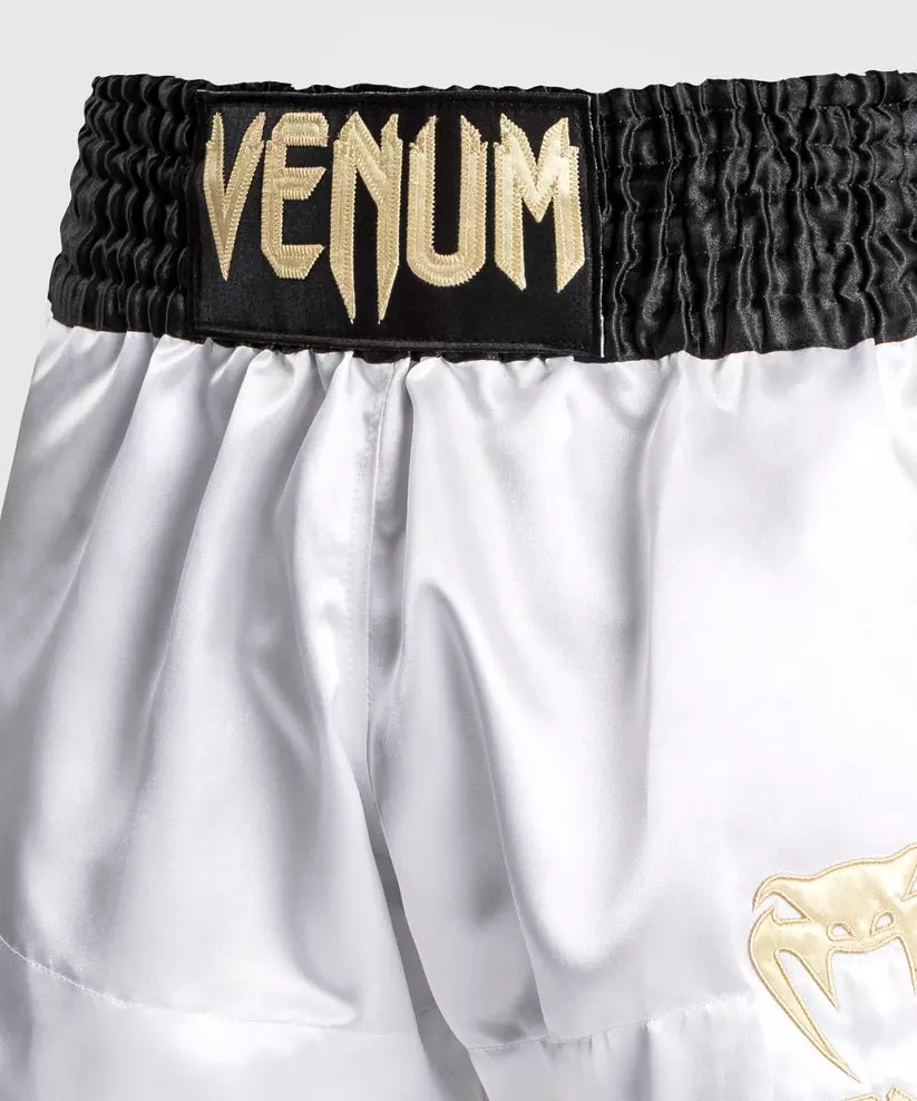 short-de-boxe-thai-venum-classic-noir-blanc