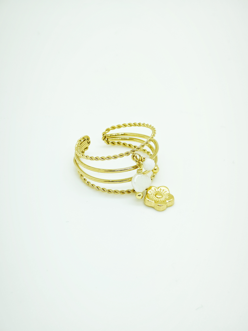 Bague ajustable Jana multi-anneaux perlés et breloques dorées Bella Cosa