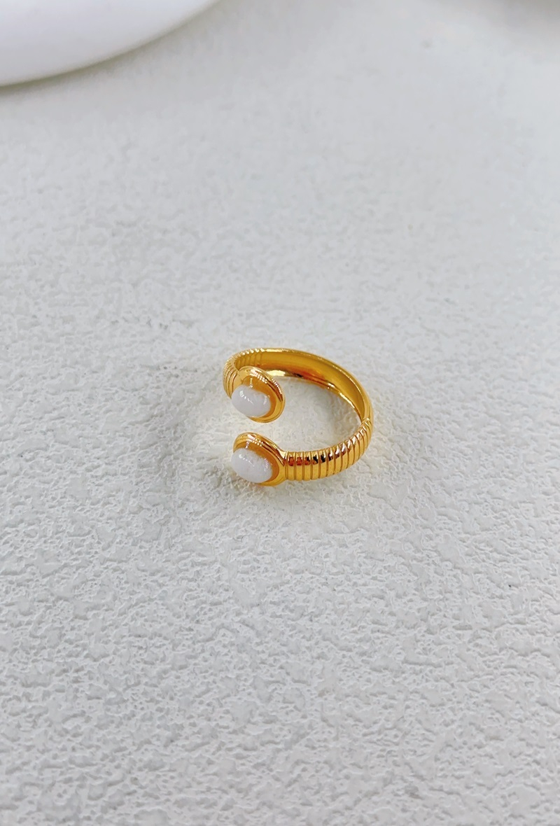 Bague Ombeline dorée pierre noire ou blanche ajustable Bella Cosa