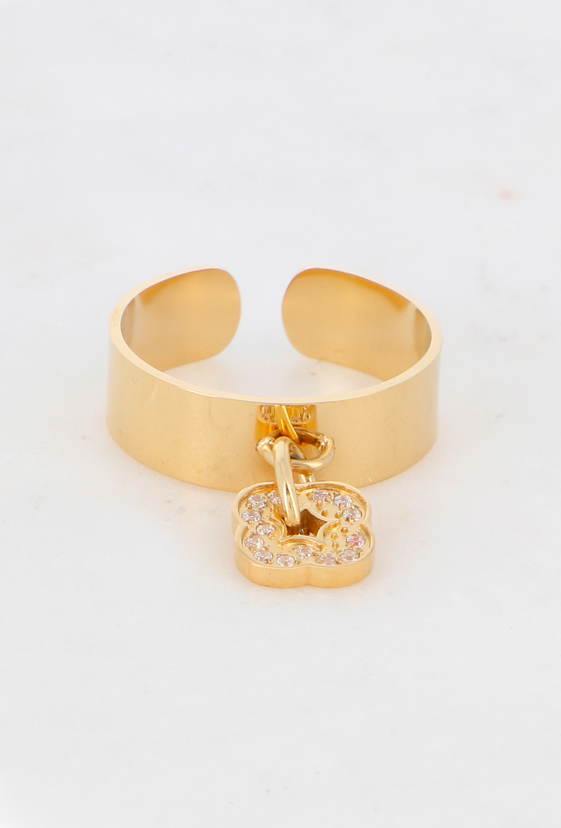 Bague dorée Josie avec trèfle en émail ajustable, bijou porte-bonheur chic et moderne