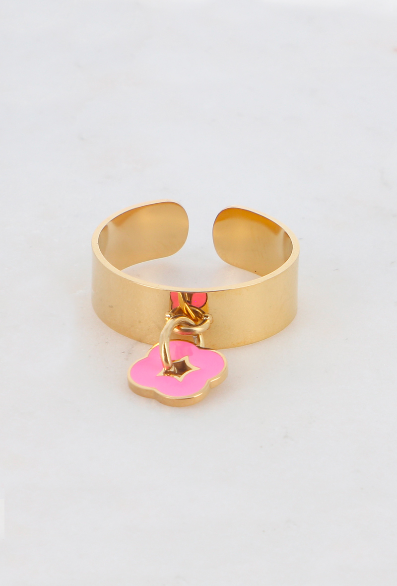 Bague dorée Josie avec trèfle en émail ajustable, bijou porte-bonheur chic et moderne
