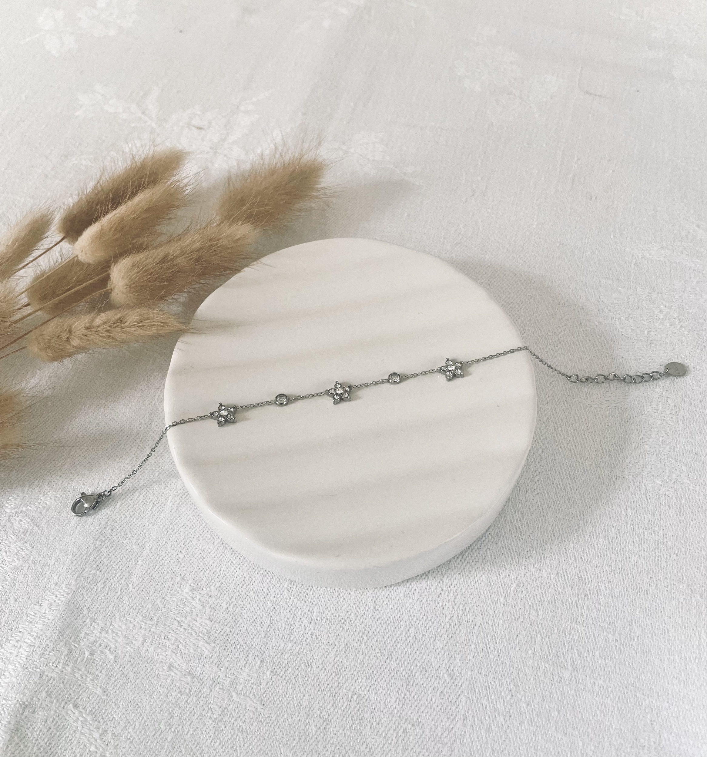 Bracelet en acier inoxydable argenté ajustable – bijou intemporel à porter au quotidien Bella Cosa