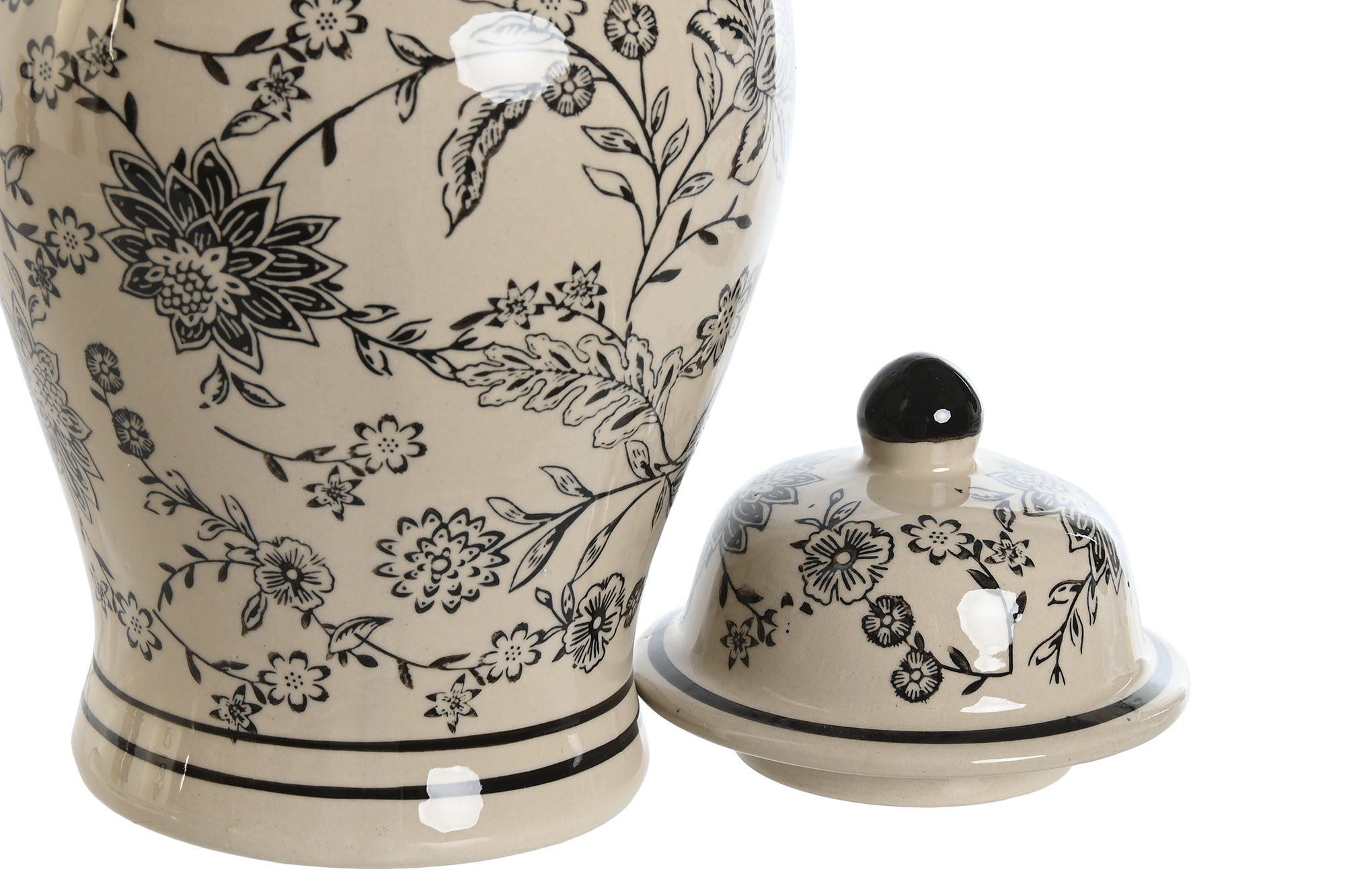 Décoration intérieure douce avec vase artisanal