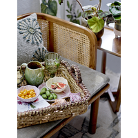 Plateau osier avec petit déjeuner ambiance cocooning