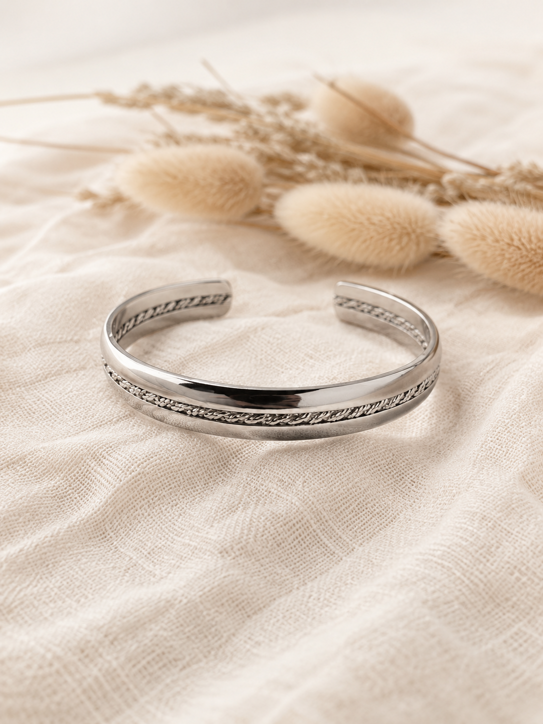 Bracelet jonc argenté tressé en acier inoxydable au style minimaliste et élégant