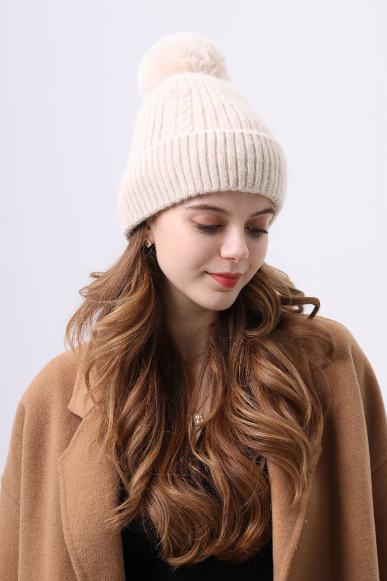 phanie-mode-bonnet-a-pompon4-beige-1