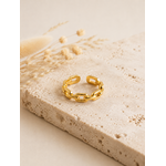Bague Opale dorée posée sur pierre naturelle travertin beige – bague femme chic Bella Cosa