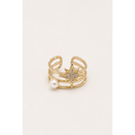 Bague Anna dorée avec étoile brillante et perle blanche sur fond crème minimaliste – bijou femme élégant Bella Cosa
