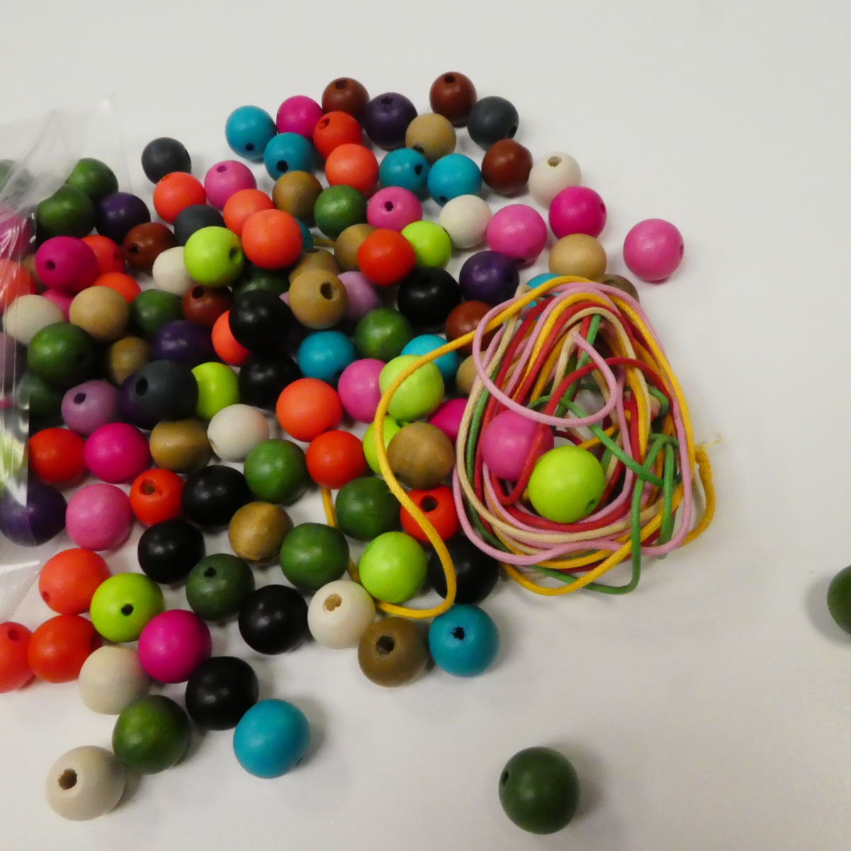 Perles Bois Multicolores 15 mm x 300 INNSPIRO