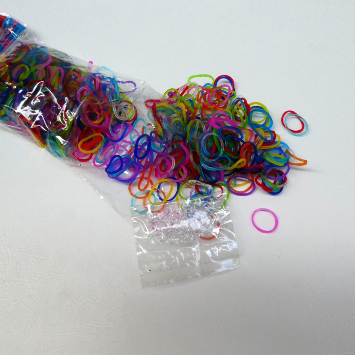 Elastiques-multicolors-bracelets-CREATIVE-IMPORT-zoom