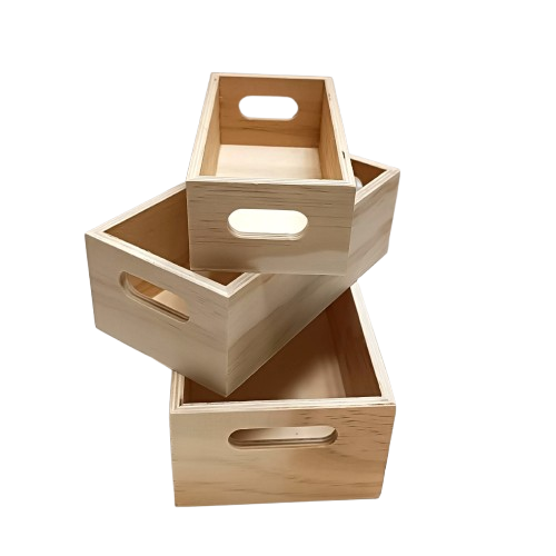 trois caisse en bois