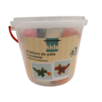 pâte à modeler enfant
