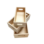 trois caisses en bois