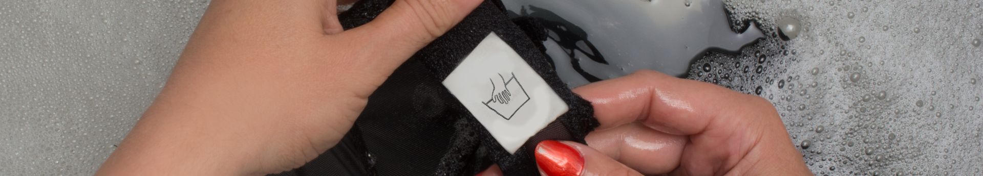 lavage a la main de lingerie 1