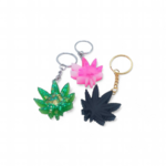 porte-cles-feuille-de-chanvre-2