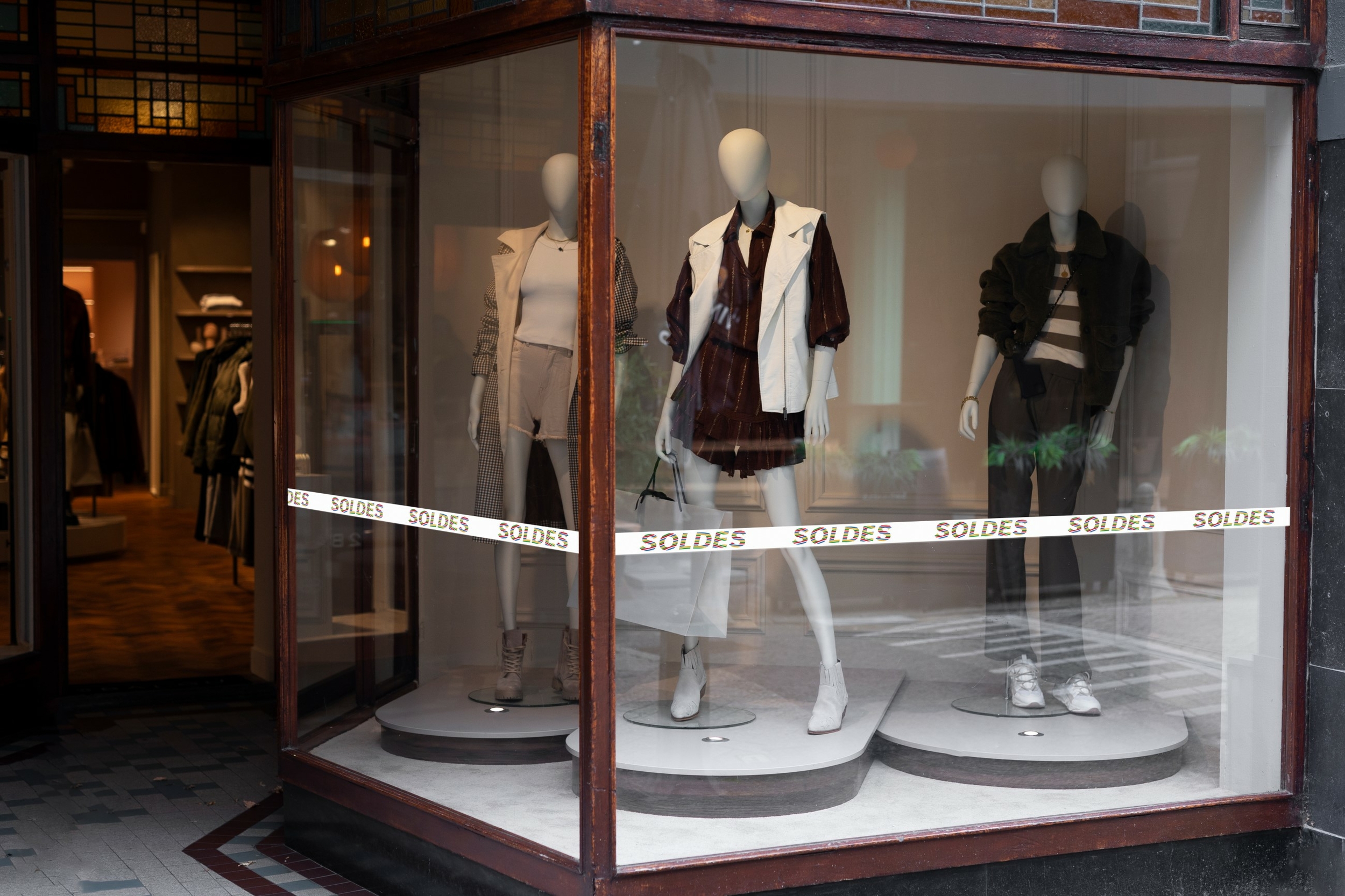 SERIMAGES - 202404 - SOLDES - BANDE1 - 2500 [Mockup]