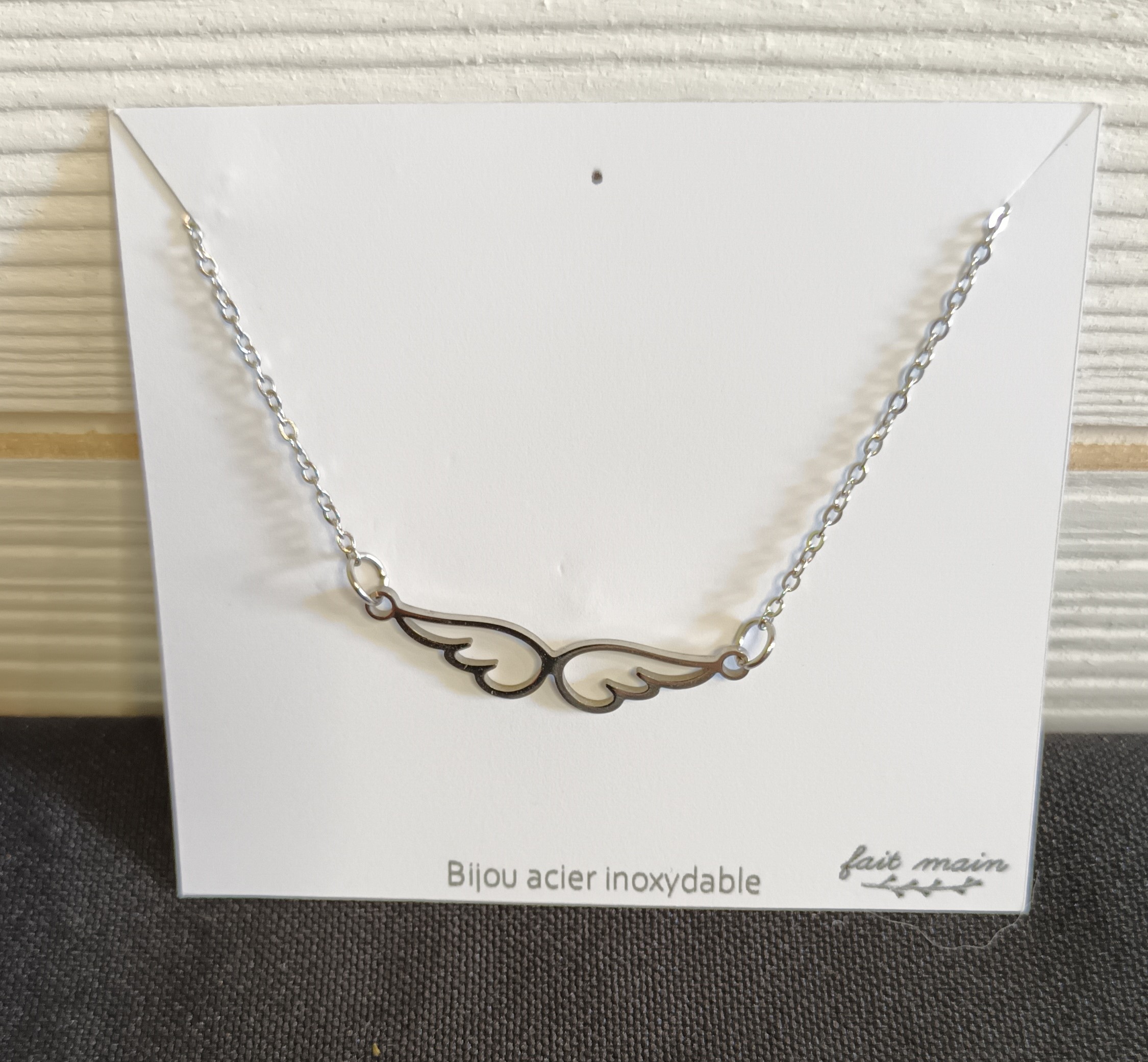 Collier ailes ras le cou Graines de Love
