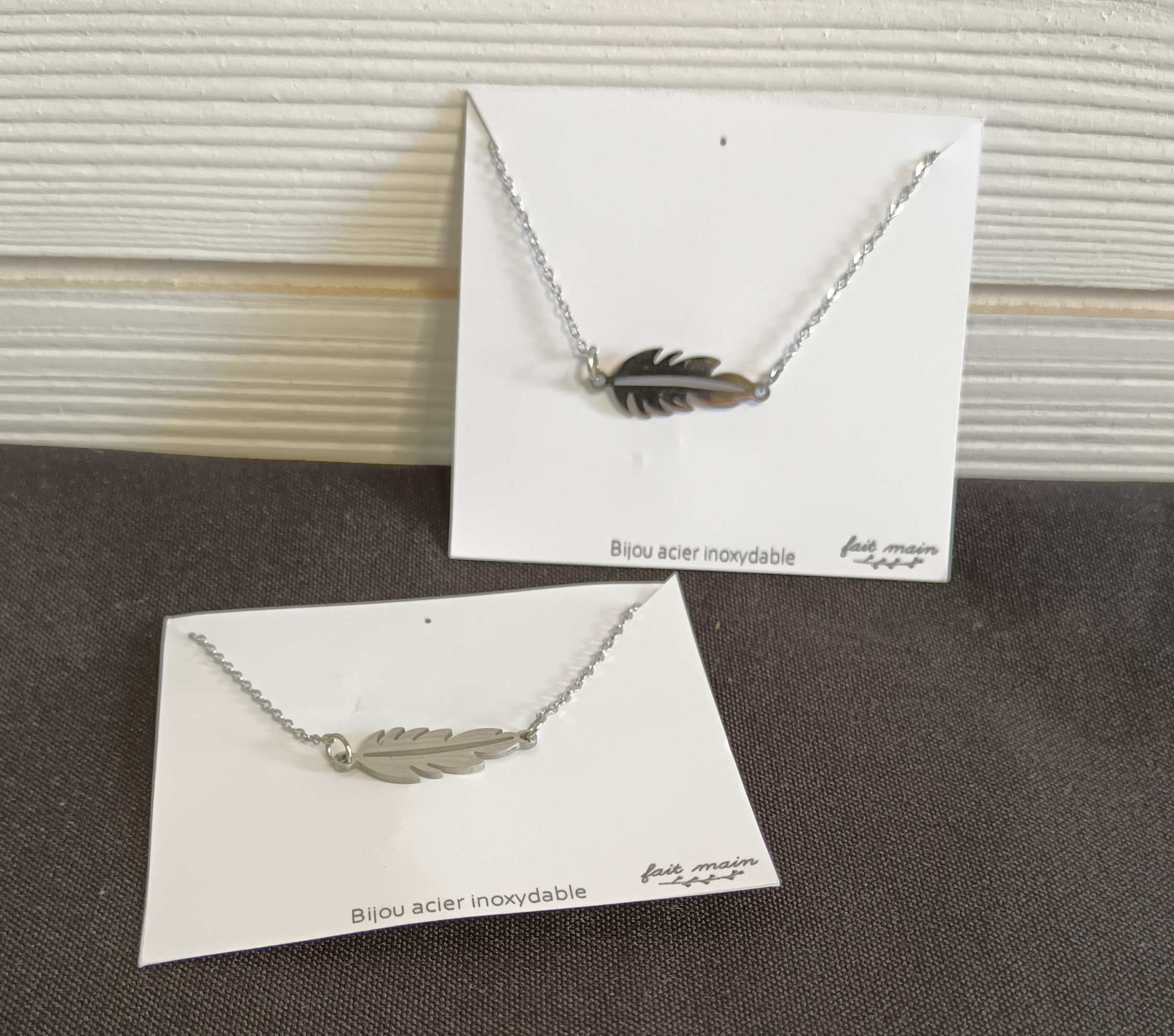 Collier plume