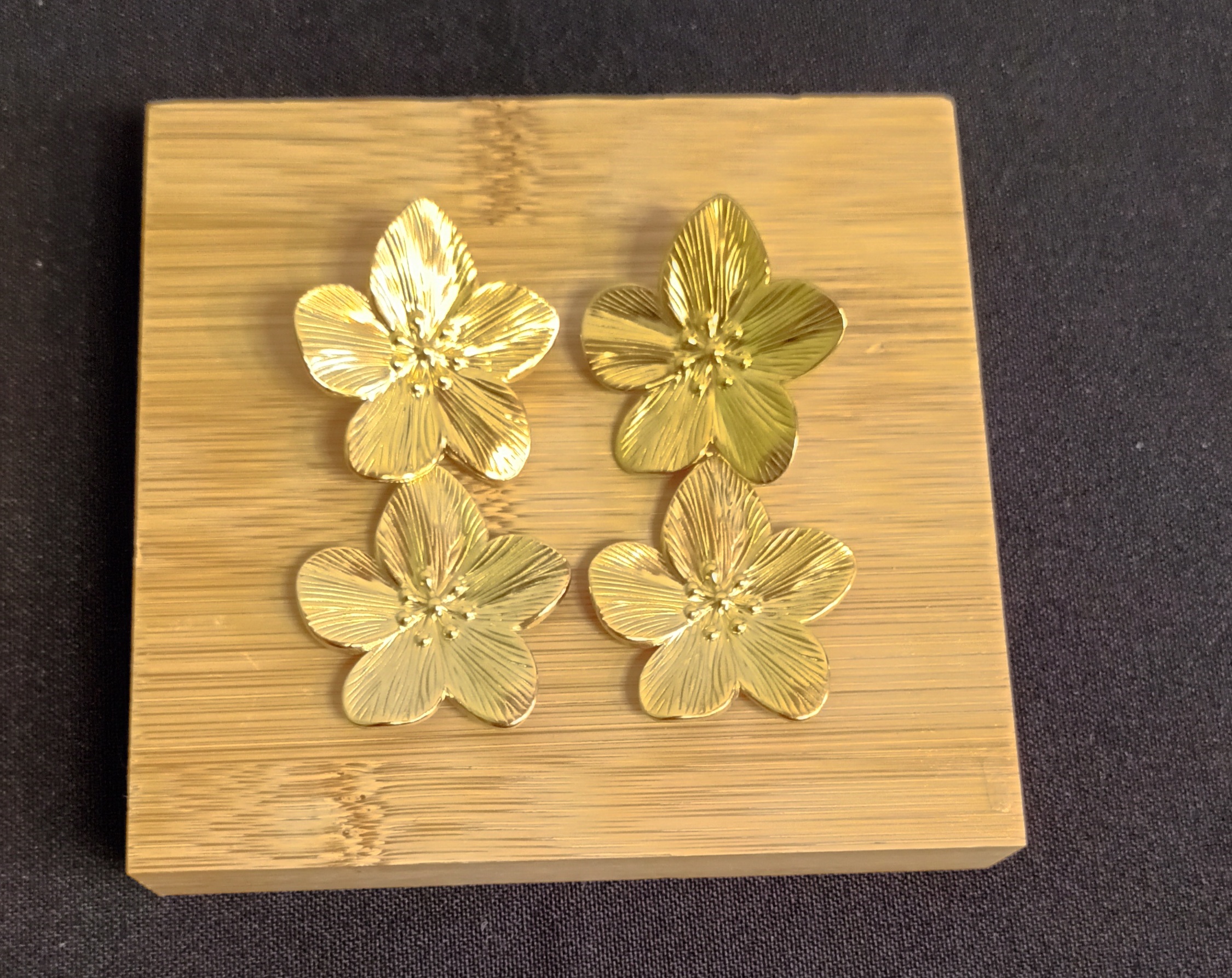 Boucles oreilles fleurs double or Graines de Love