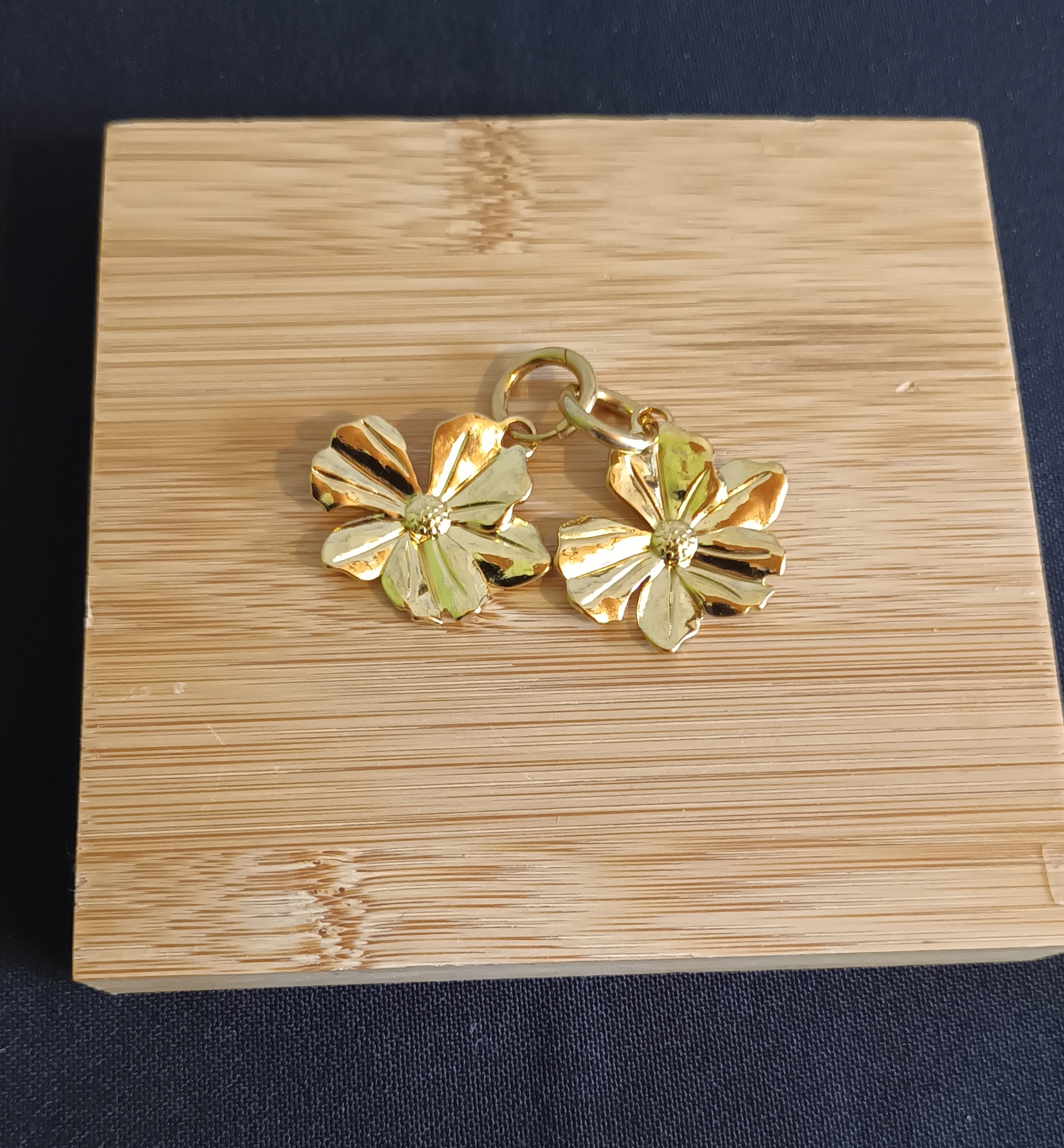 Boucles oreilles Fleurs or Graines de Love