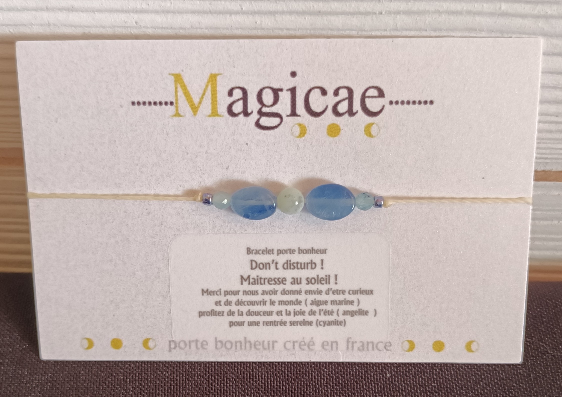 Bracelet porte bonheur Don't disturb Maitresse au soleil Graines de love