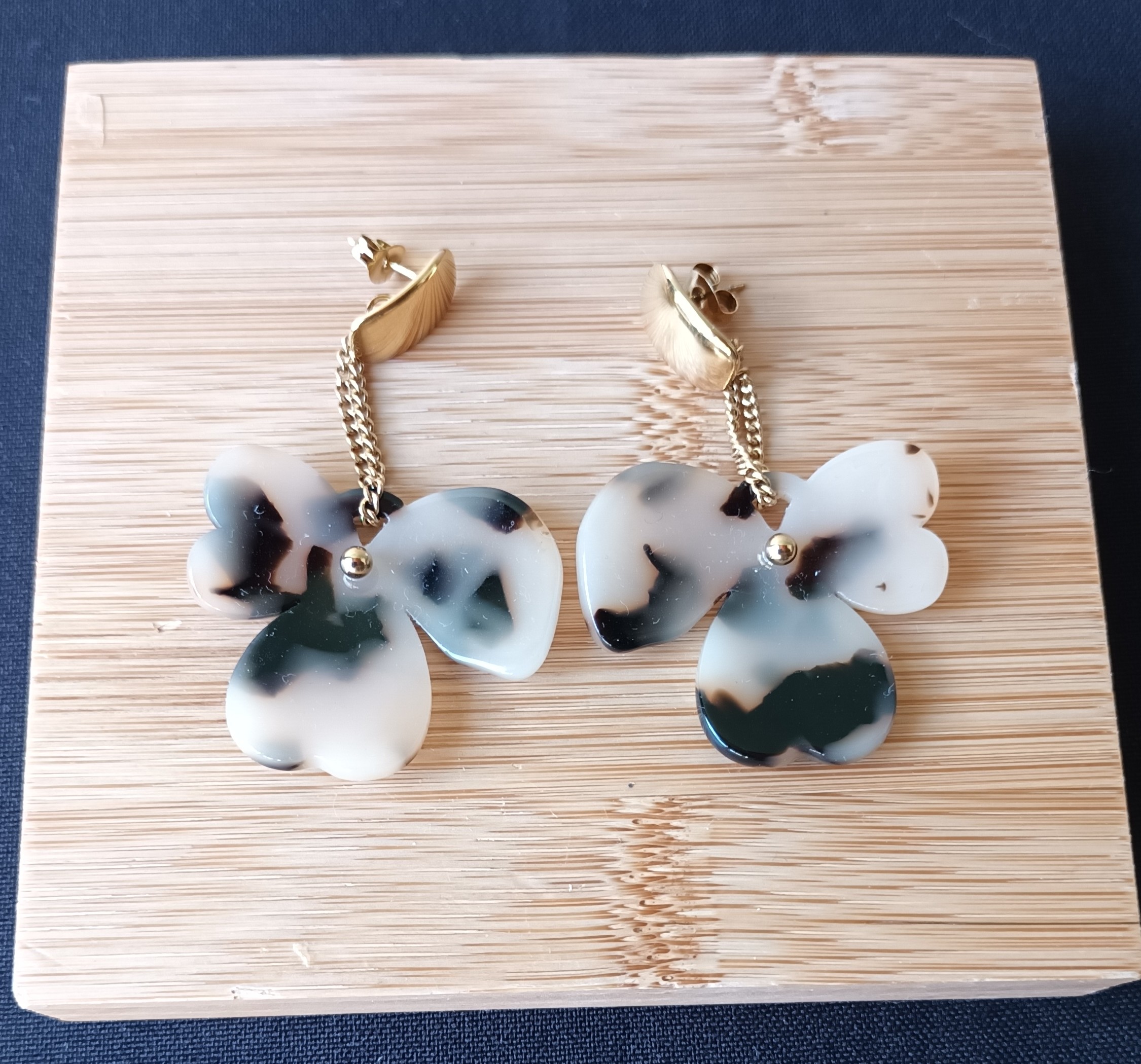 Boucles d'oreilles fleurs léopard Graines de love