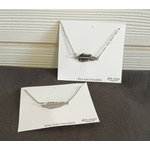 Collier plume