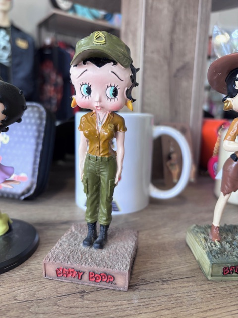 Figurine en résine Betty Boop Militaire
