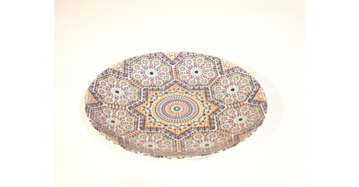 Lot 4 assiettes à repas  porcelaine fine