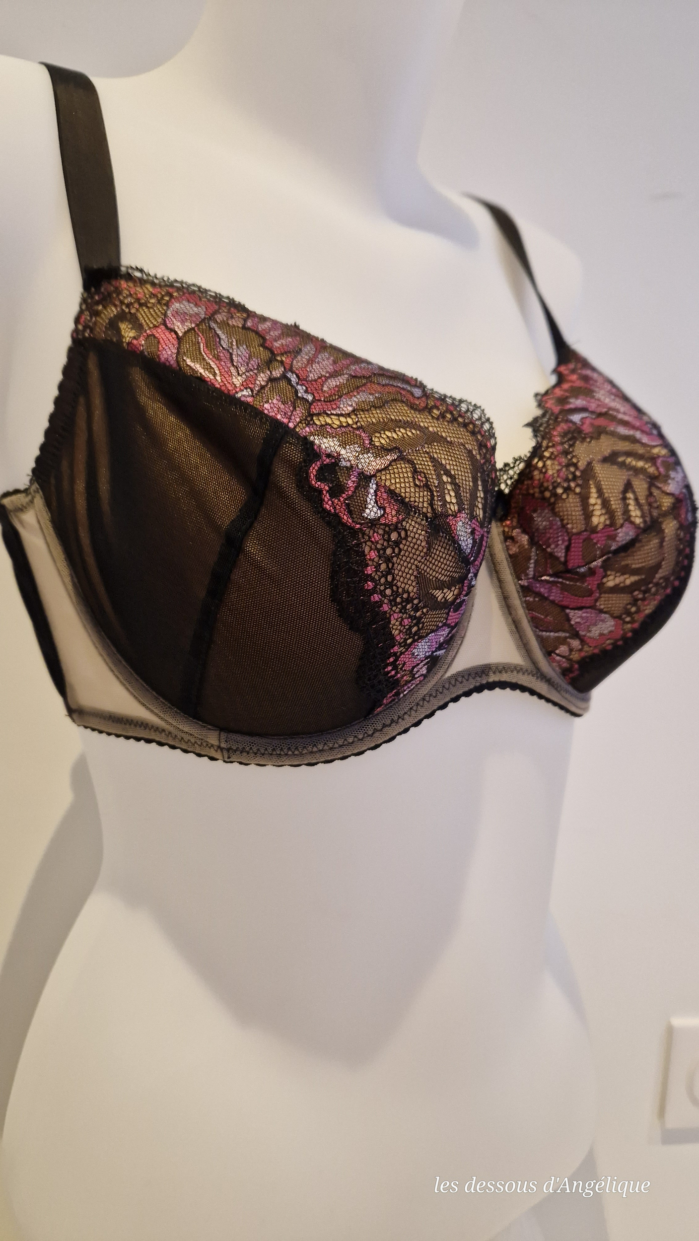 rhodonite padded