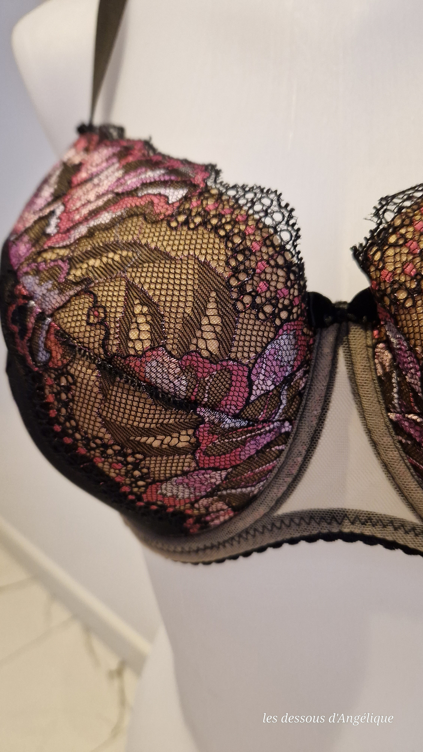 rhodonite padded (4)