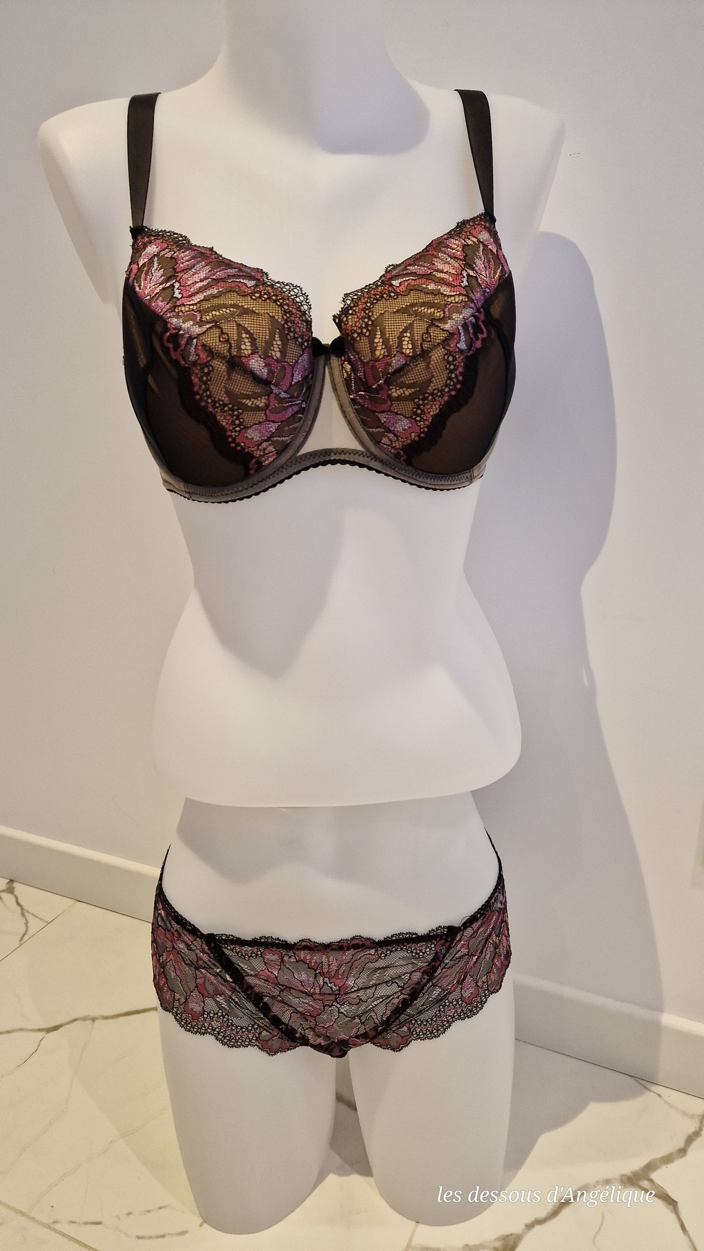 rhodonite padded+ tanga