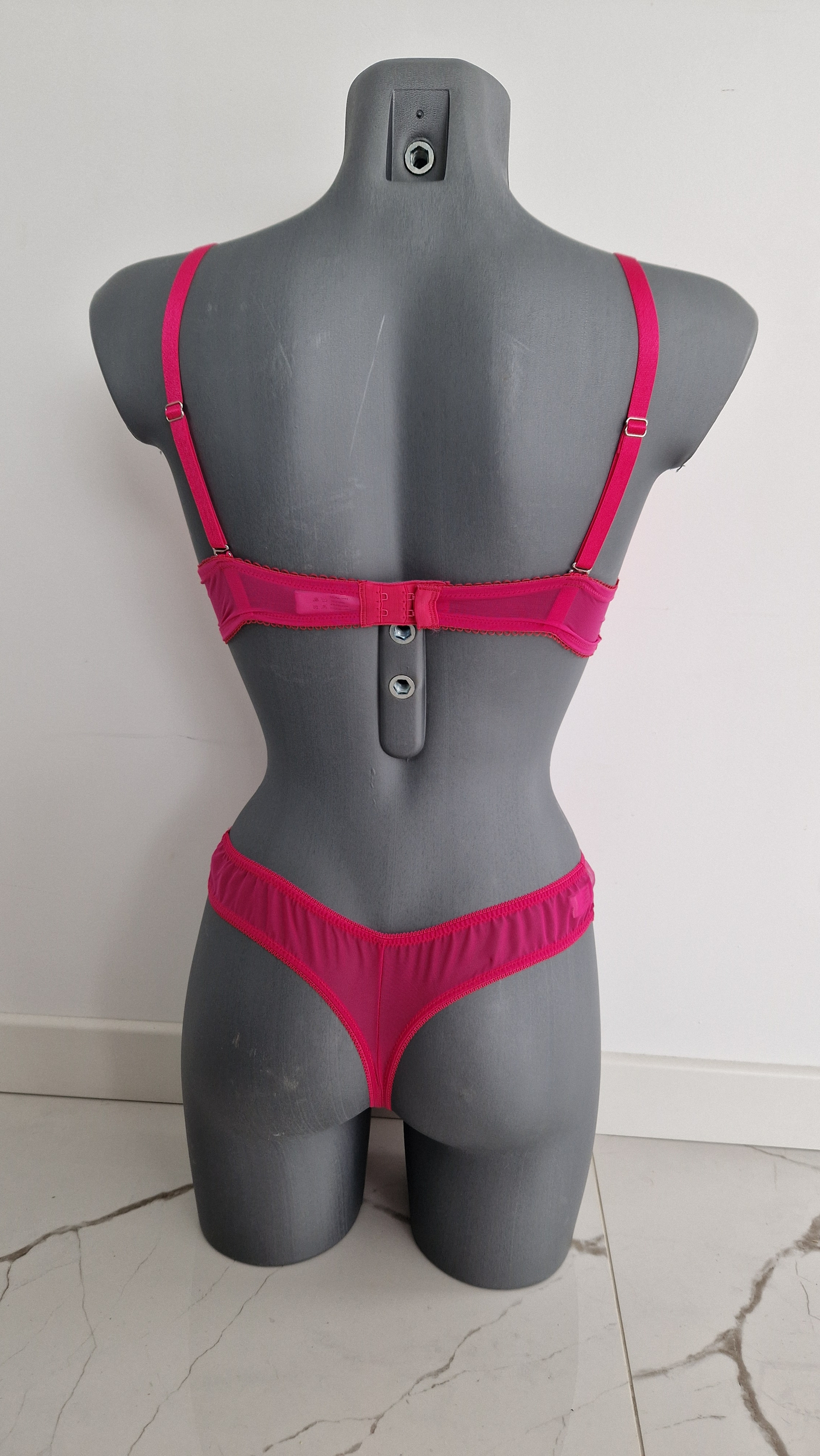 onyx rose push up + string (2)
