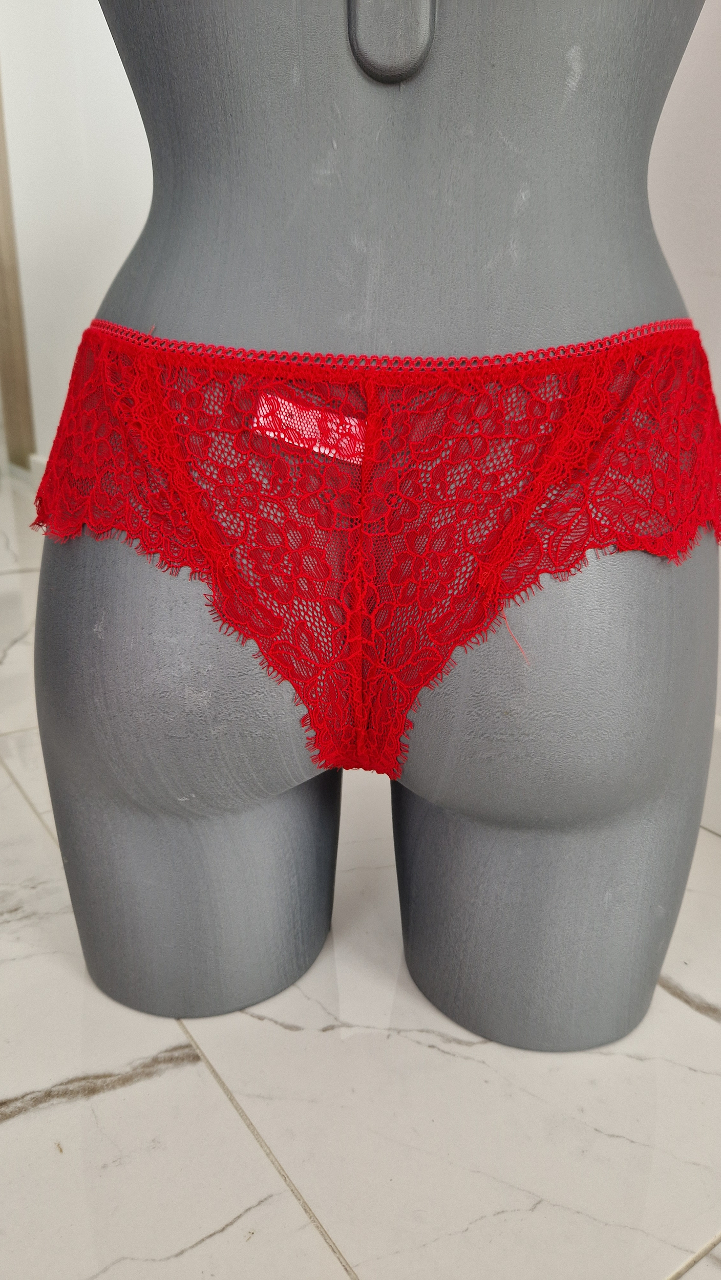 tanga rubis