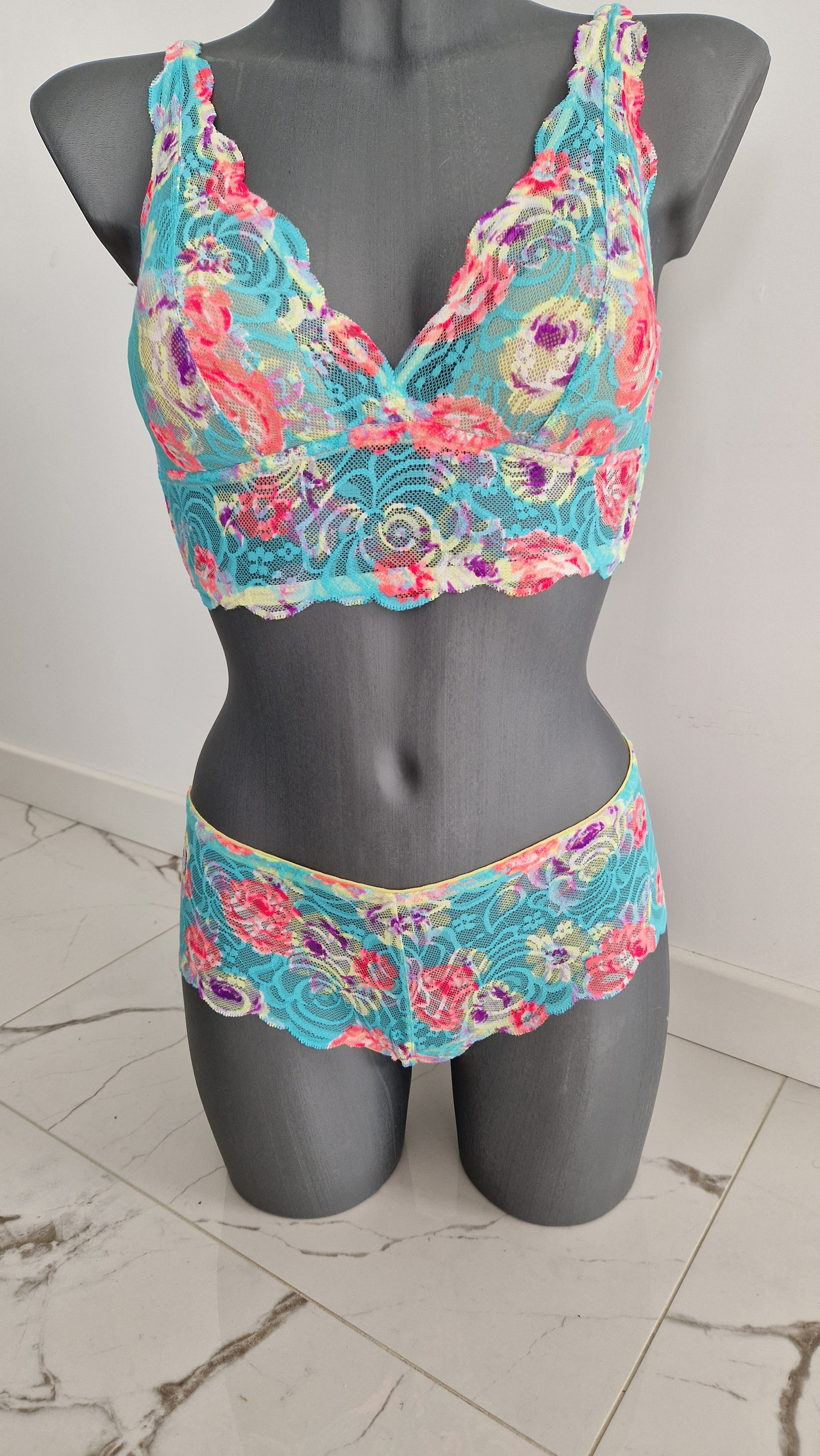 bralette + hipster flower