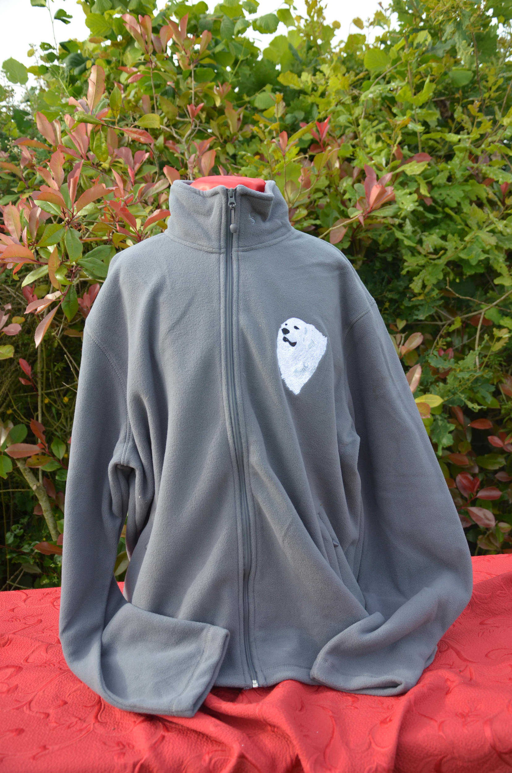 Polaire - broderie Montagne des Pyrénées 2 - veste manches longues - couleur : gris moyen