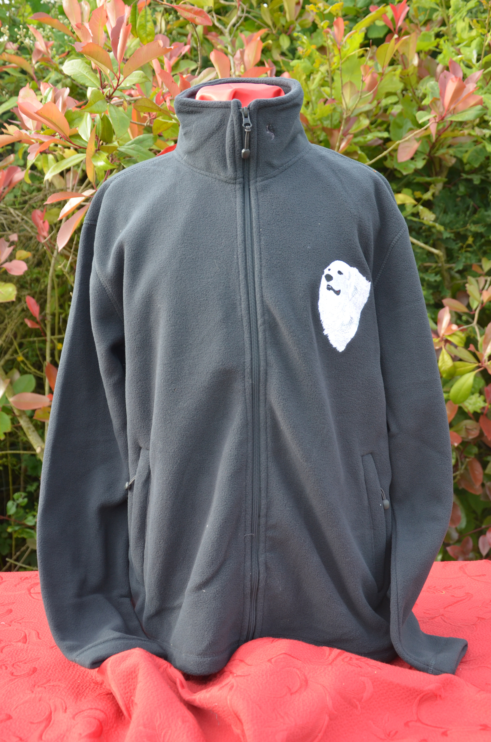 Polaire - broderie Montagne des Pyrénées 2 - veste manches longues - couleur : gris foncé
