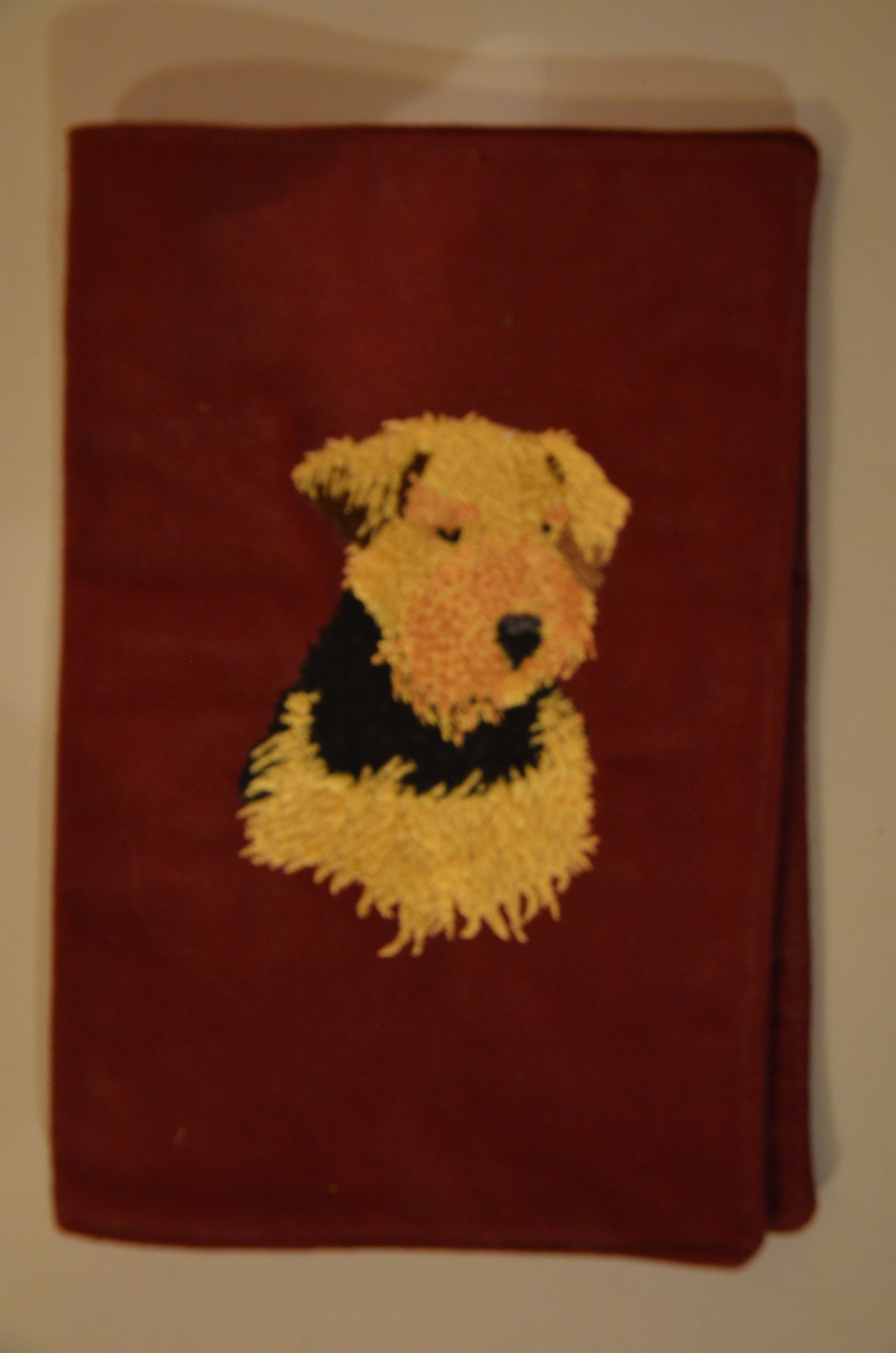 Broderie Welsh terrier 1 - protège carnet de santé bordeaux