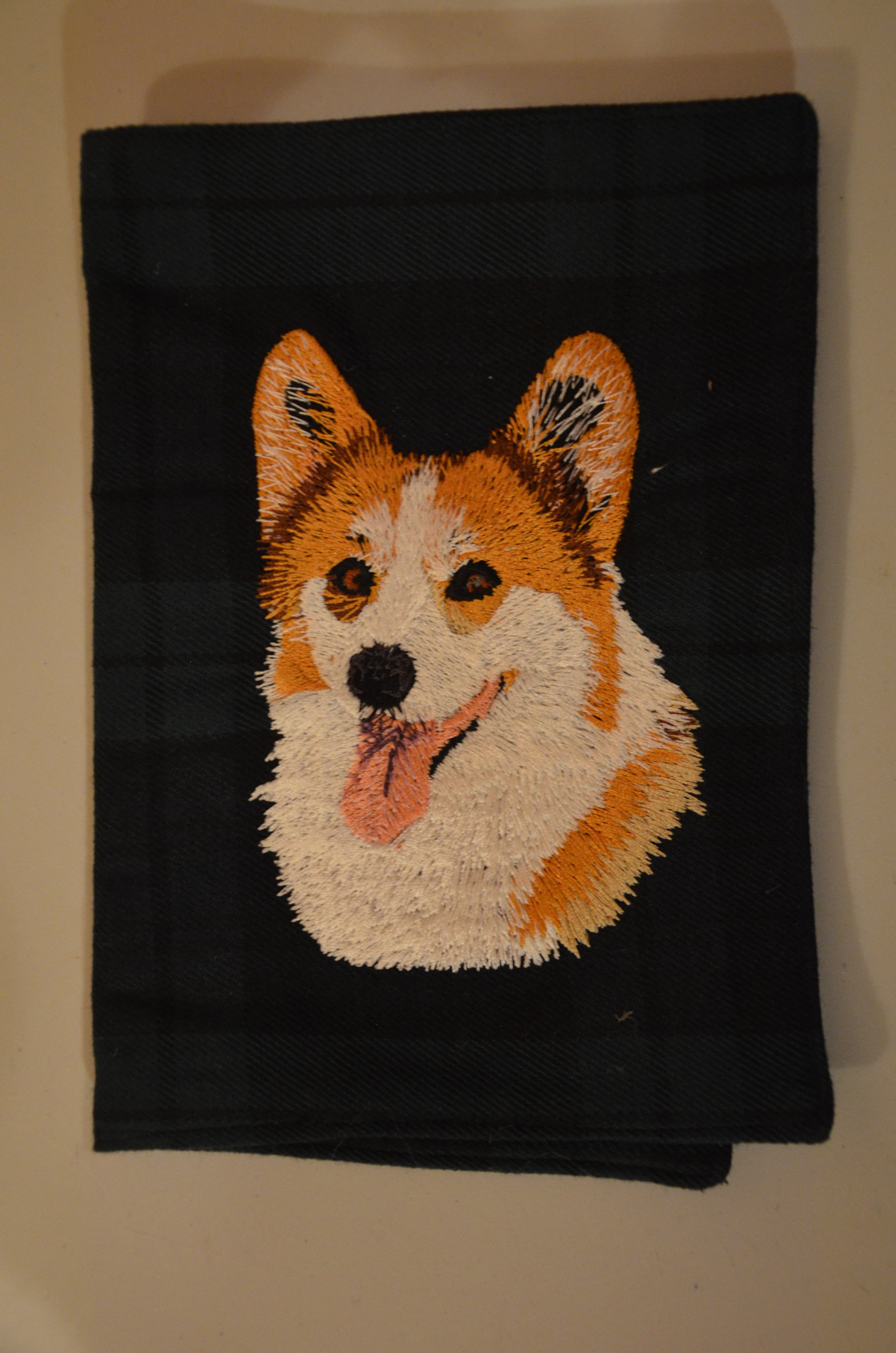 Broderie Welsh corgi pembroke 2 - protège carnet de santé écossais vert