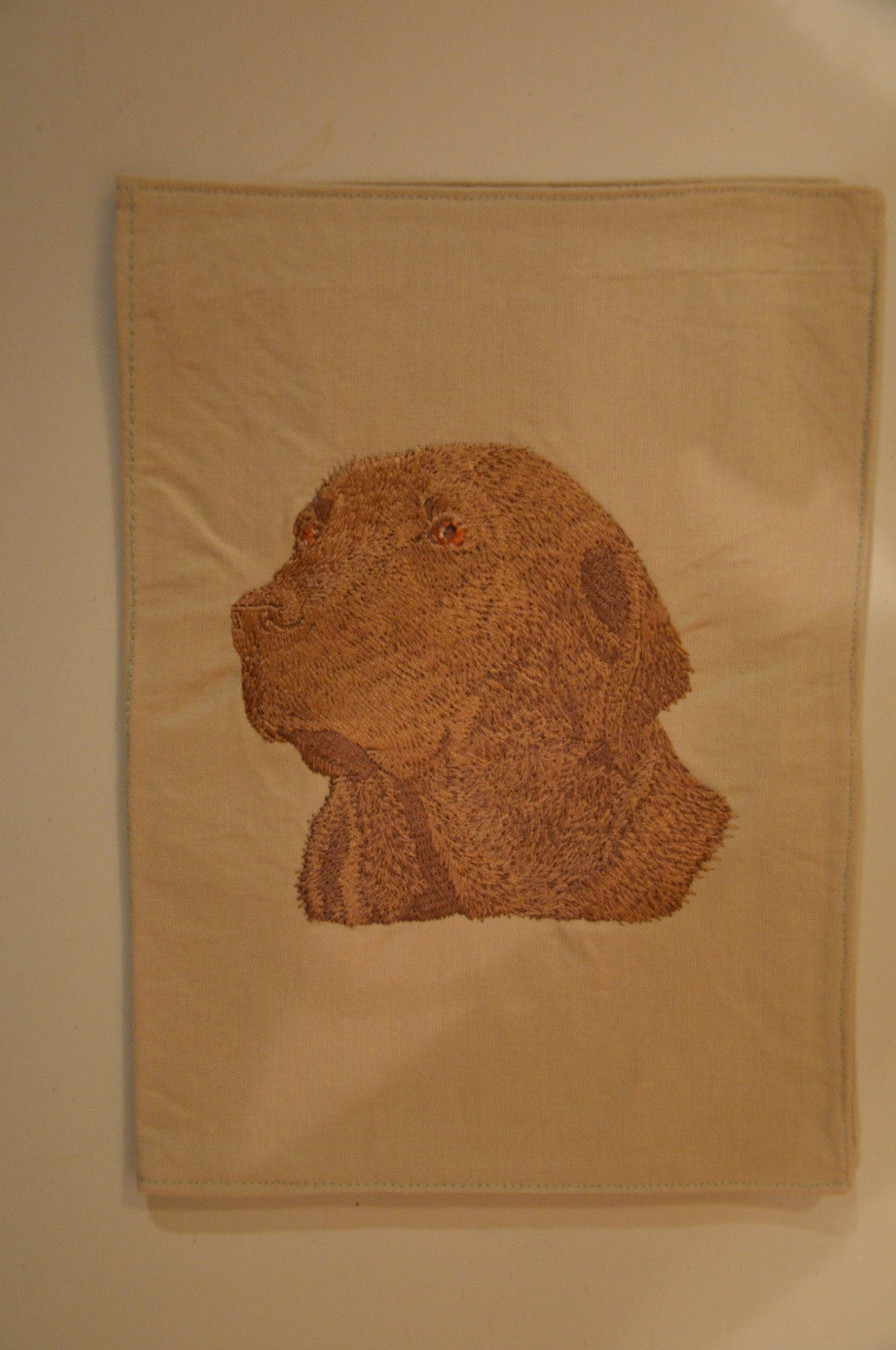 Broderie Labrador 37 - protège carnet de santé beige - MAXI