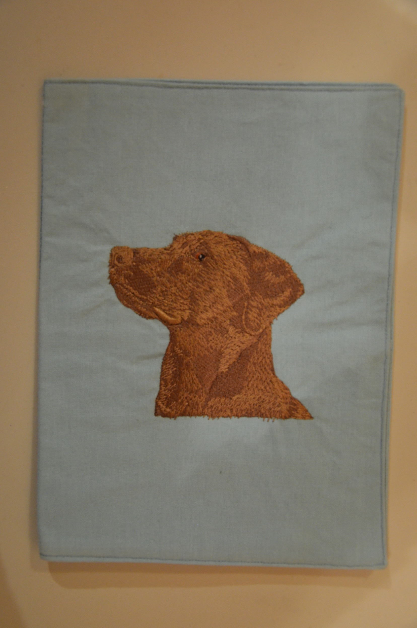 Broderie Labrador 36 - protège carnet de santé bleu clair - MAXI