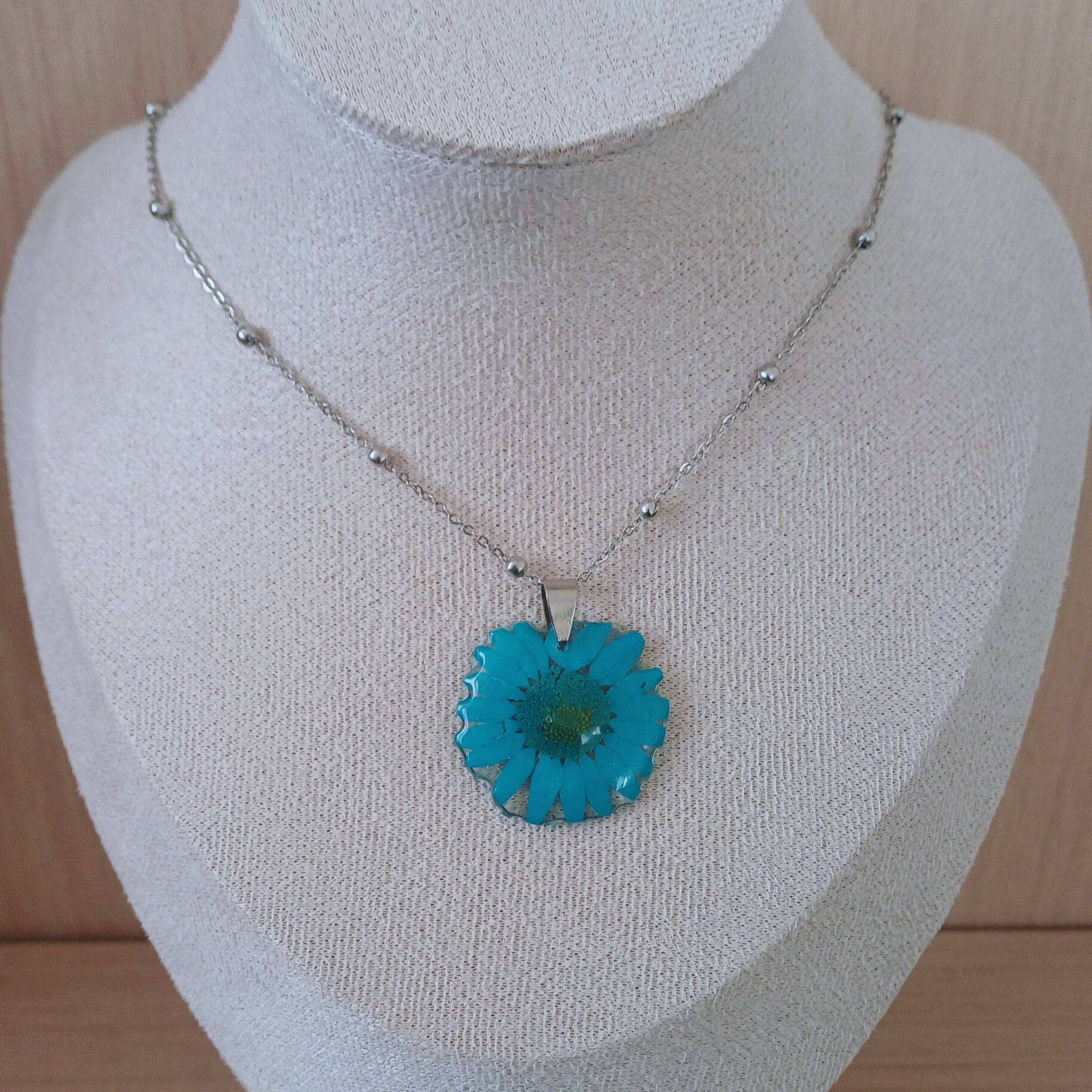 Collier marguerite bleu
