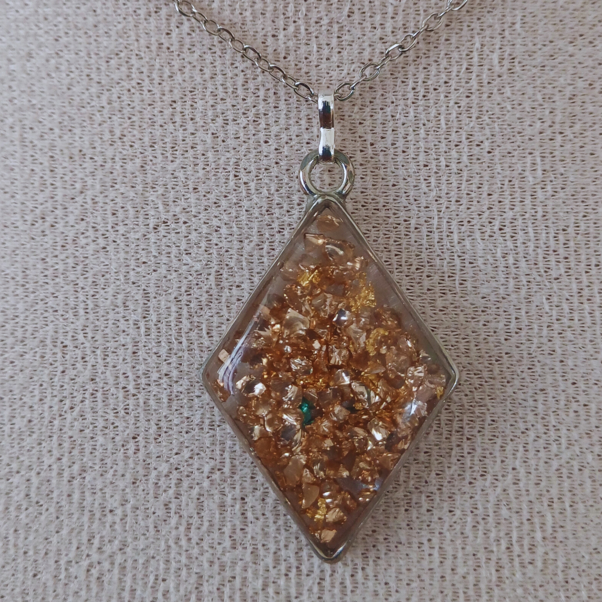 Collier  dourado 2