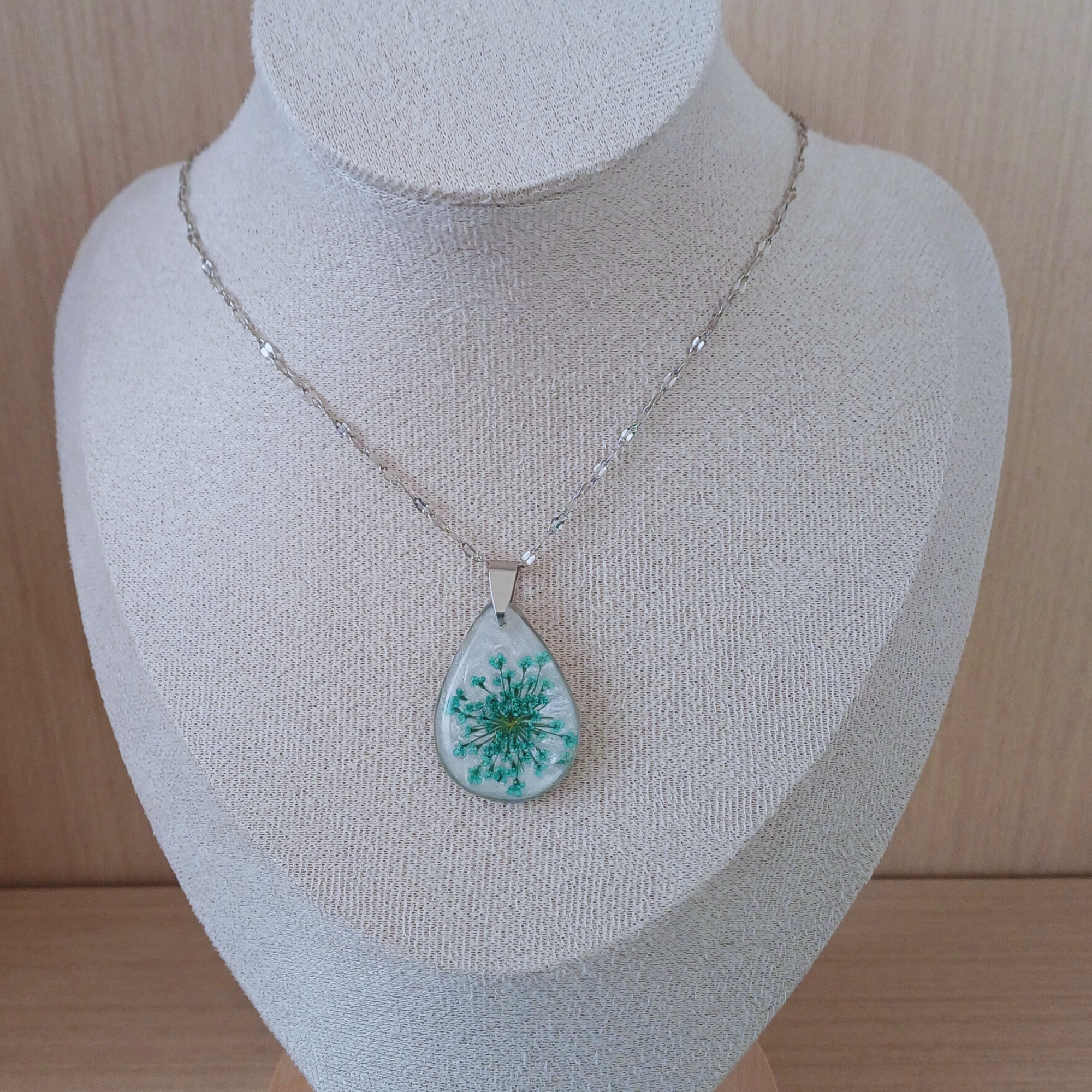 Collier azul e branco 2